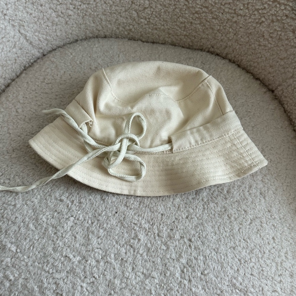 Jacquemus Beige Bucket Hat - Picture 2 of 4
